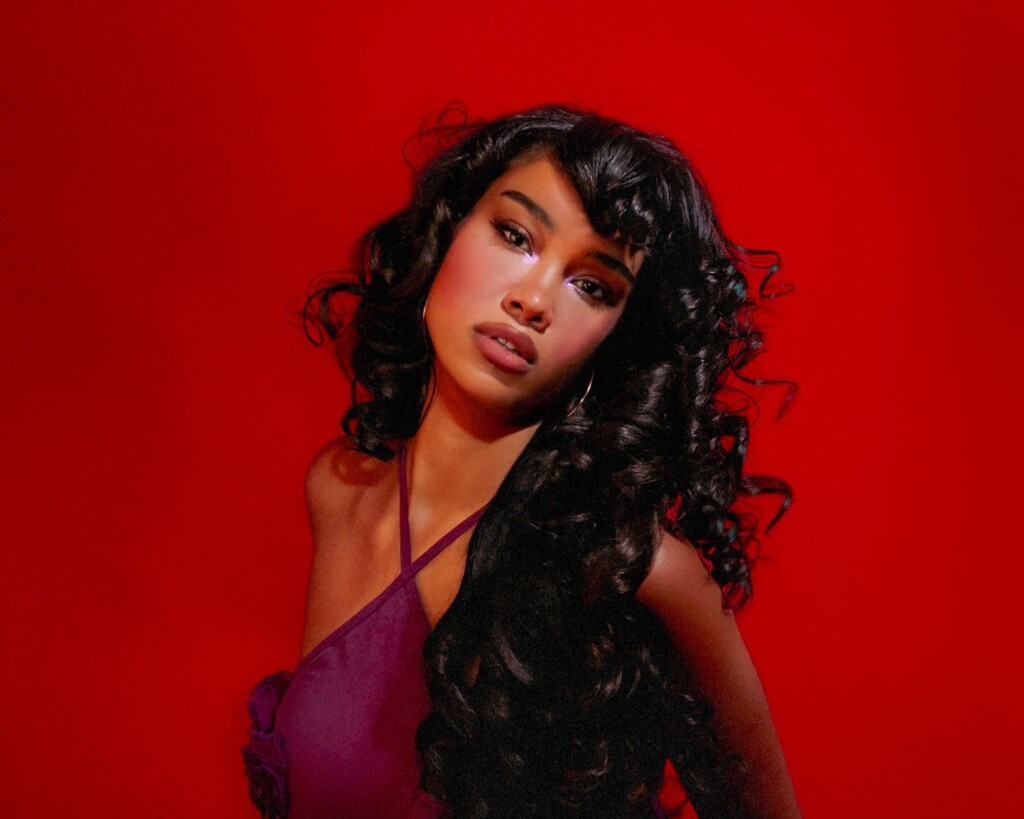 Now Playing: Amber Mark LIVE at Moxy Lower East Side
