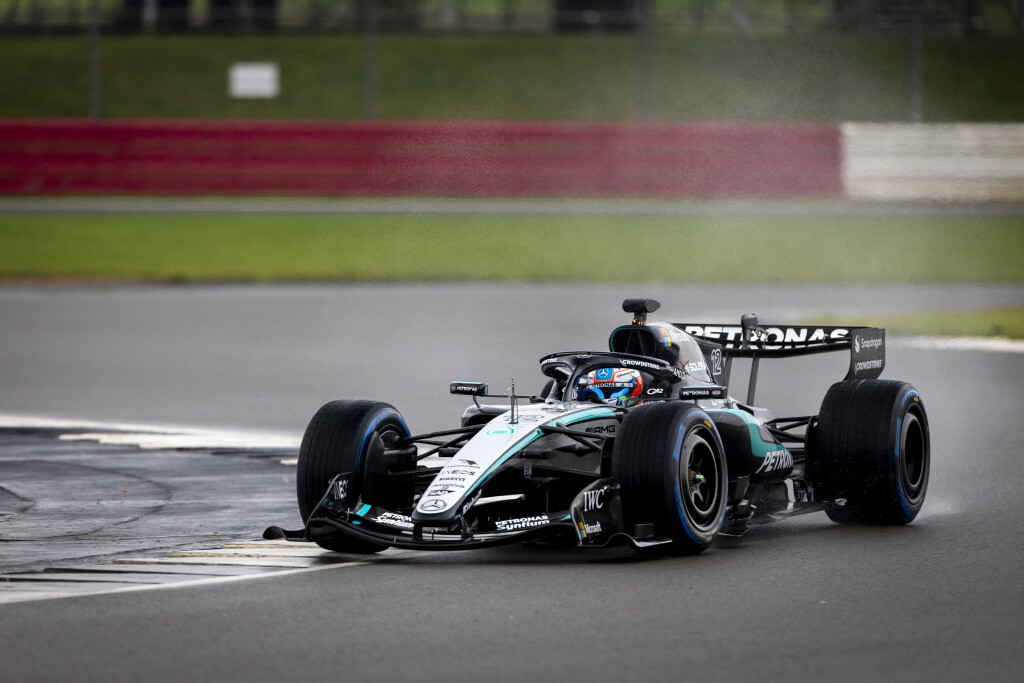 Mercedes-AMG PETRONAS F1 Team in Silverstone — 2 Tickets (Pkg 4)